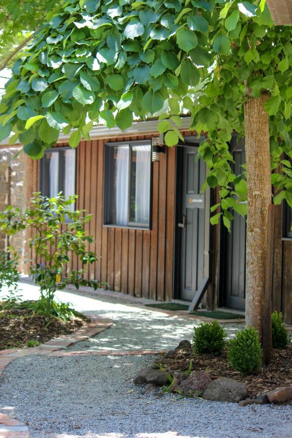 Emerald Star Cottages 外观 照片