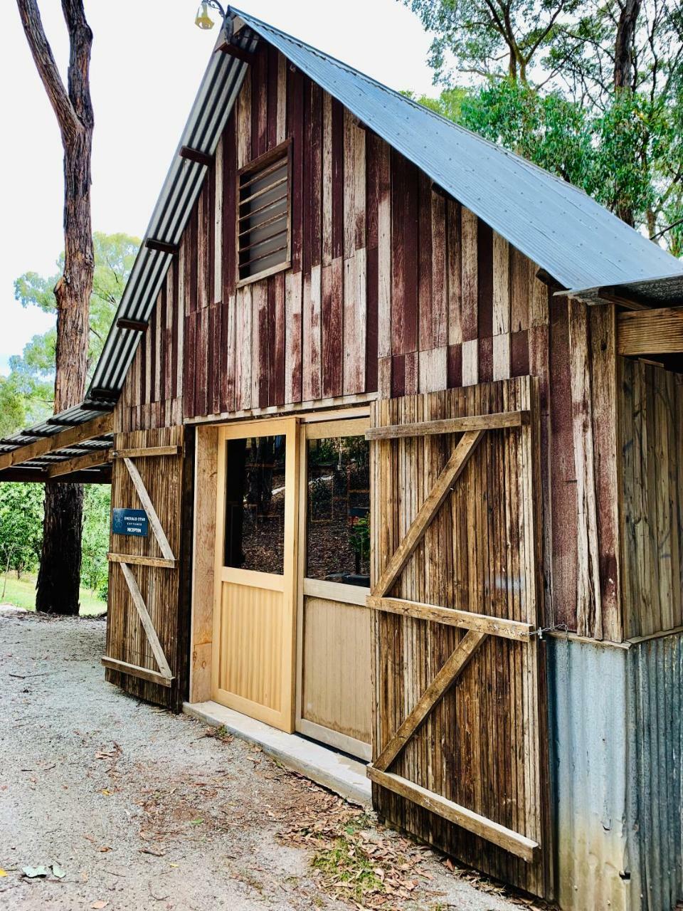 Emerald Star Cottages 外观 照片